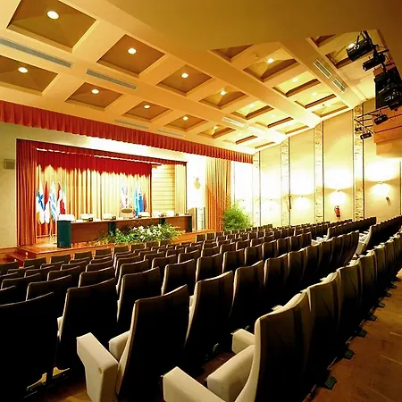 Hotel De 4*