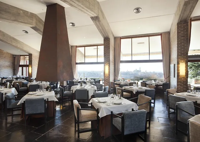 Отель De Сеговия